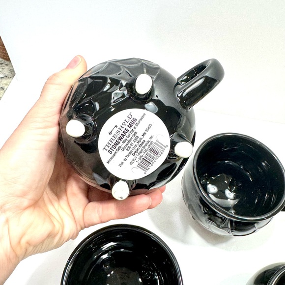 *NEW* THRESHOLD SPIDER BLACK CAULDRON COFFEE MUGS SET OF 4 - Picture 11 of 11